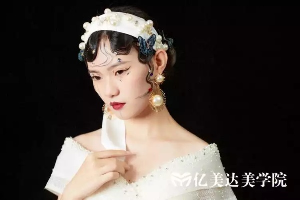 武汉有什么化妆学校 武汉什么化妆学校最好