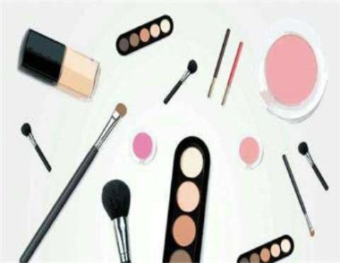 学化妆用工具 学化妆工具和化妆品全下来得多少钱
