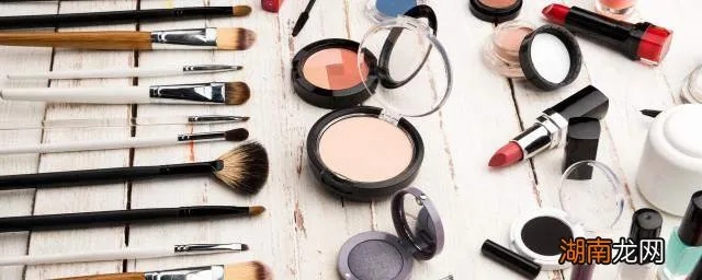 学化妆用工具 学化妆工具和化妆品全下来得多少钱