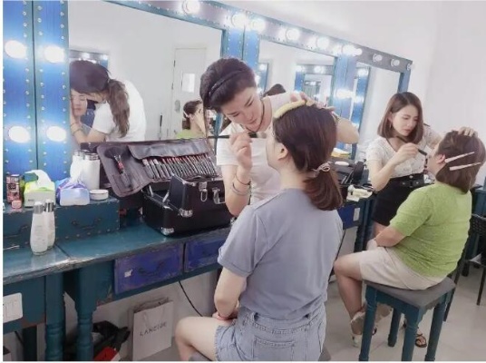 郑州时尚化妆培训学校 郑州时尚化妆培训学校有哪些