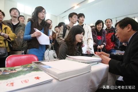 重庆影视化妆学校推荐 重庆化妆师学校