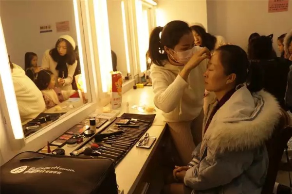 美容化妆培训学校上海 上海化妆美容学校排名