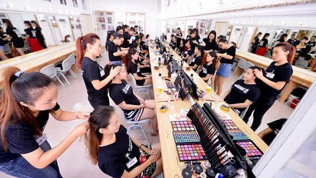 花都化妆学校怎样 广州花都区哪里有学化妆学校
